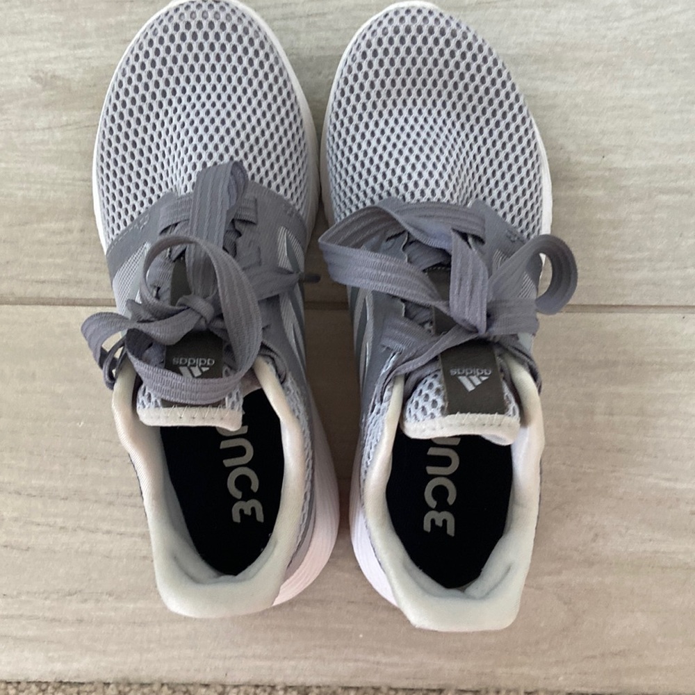 Size 6 adidas 3ounce running shoes